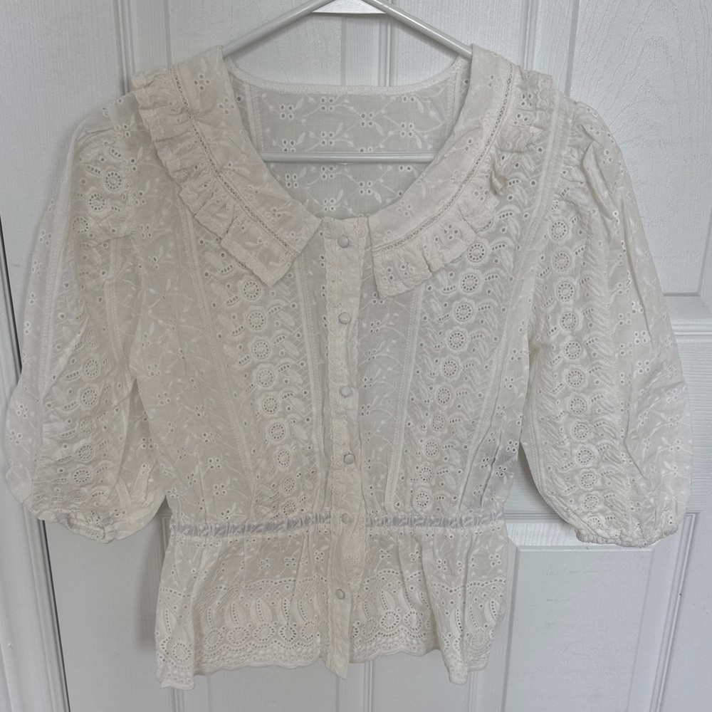 Chic Cream Lace Blouse with Ruffled Collar
